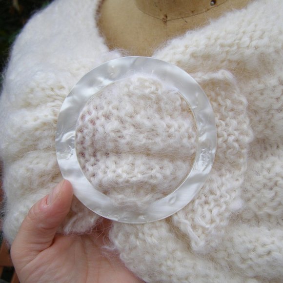 Beautiful Handmade Shawl w/Pearl color Buckle - Picture 16 of 16